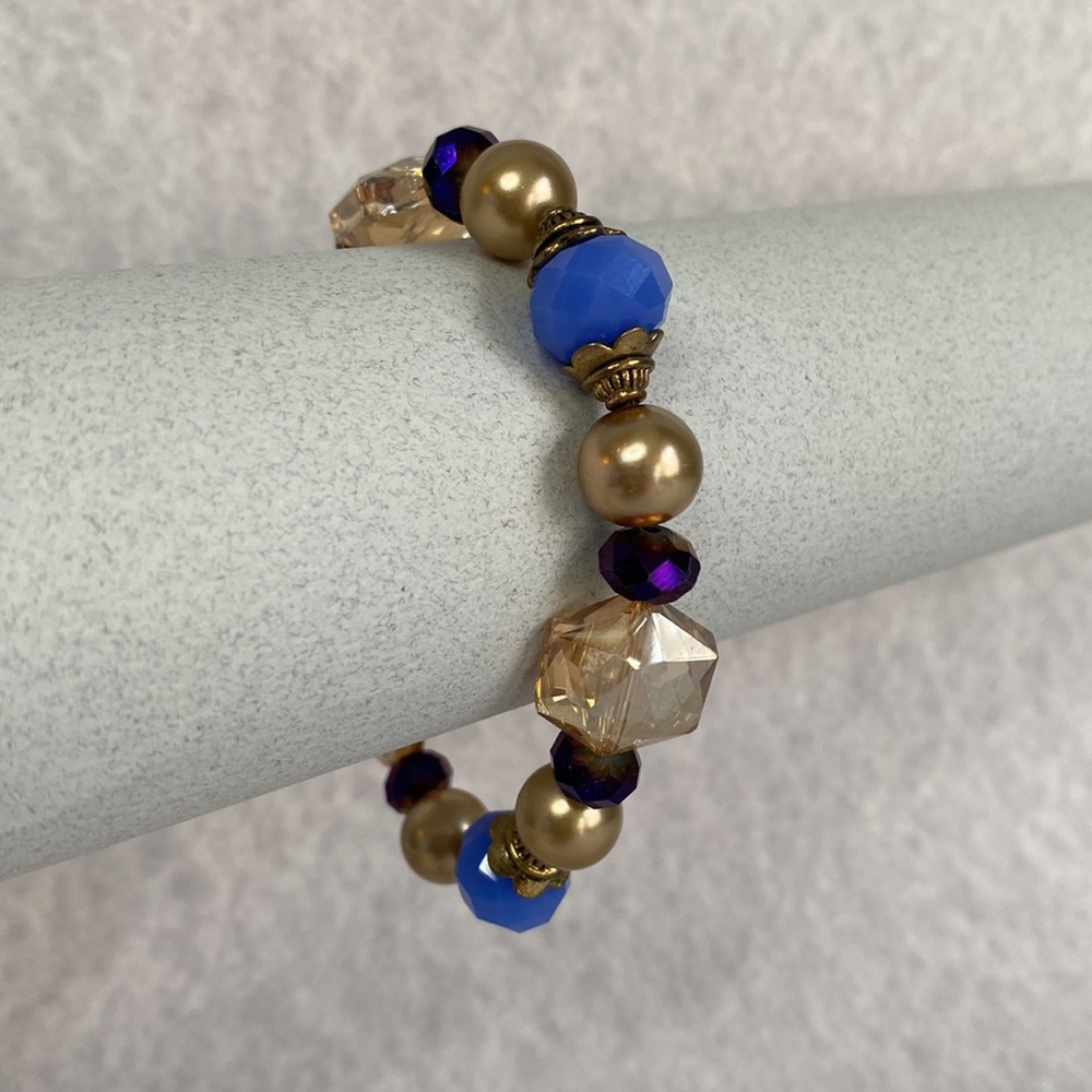 Periwinkle Champagne glass pearl faceted beaded bracelet - Picture 2 of 5